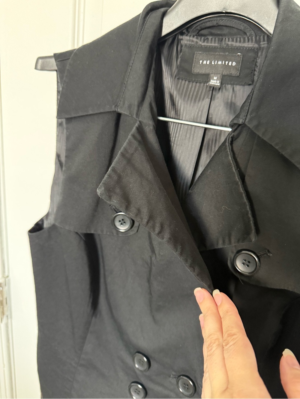 The Limited Black Sleeveless Double-Breasted Vest - Picture 3 of 9